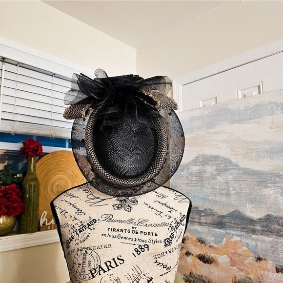 VTG Deborah New York Black & Gold Embellished Mesh Glamour Hat. main image 13